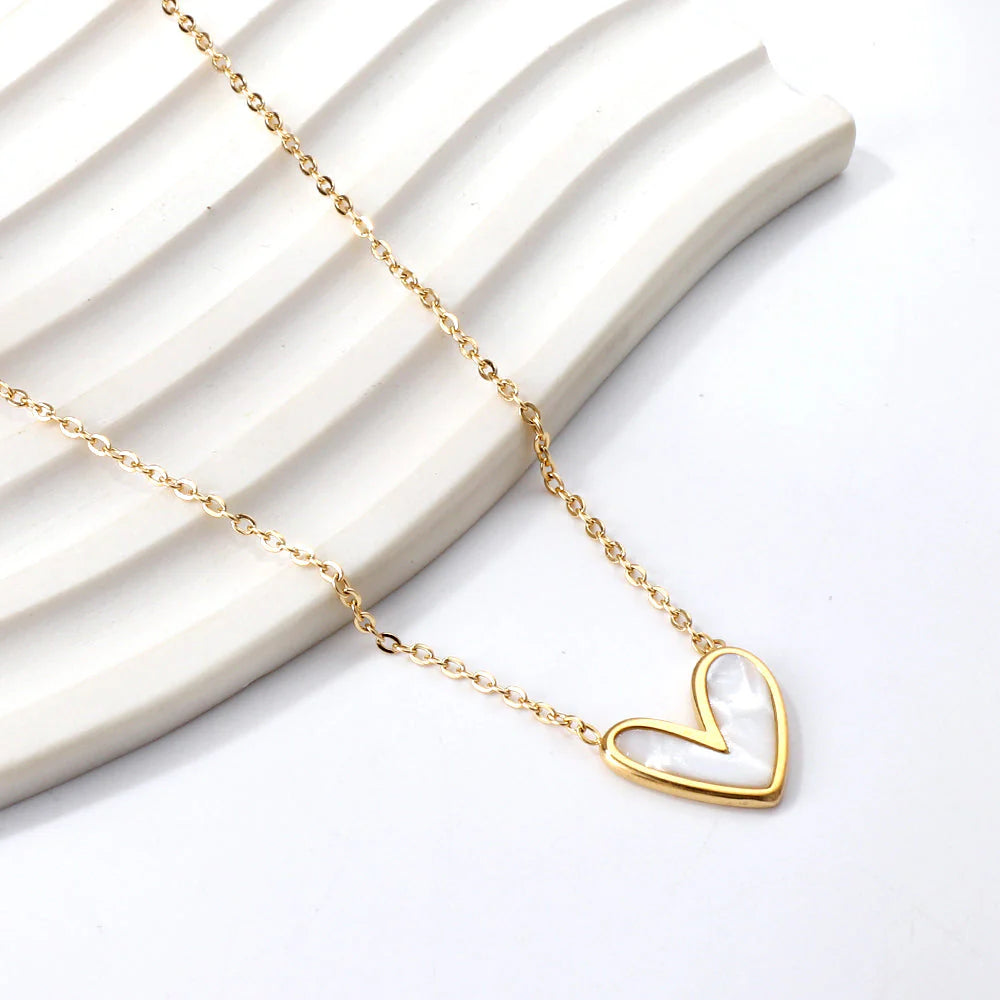 White Heart Shell Pendant Necklace