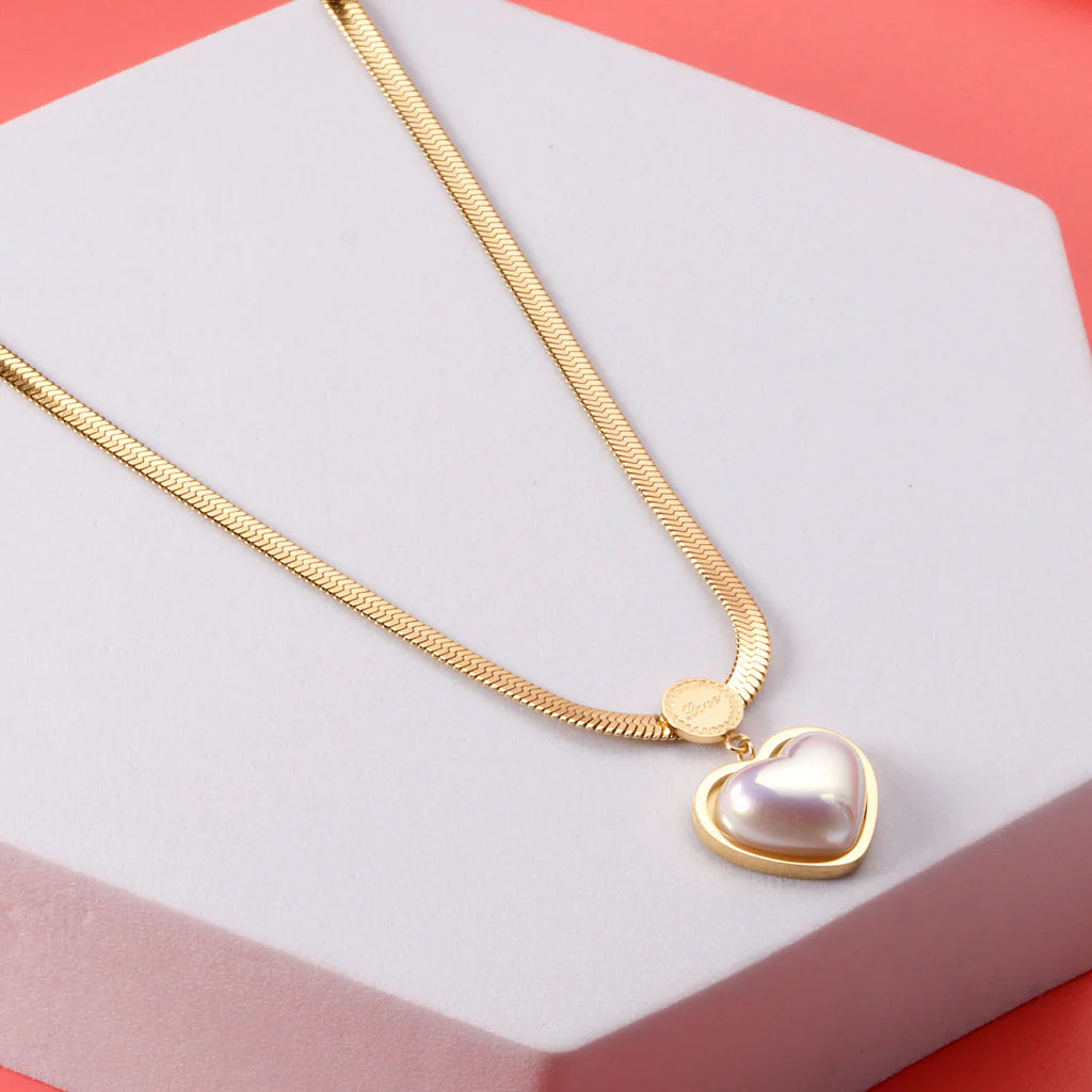 Heart-Shaped Iridescent Pendant Necklace