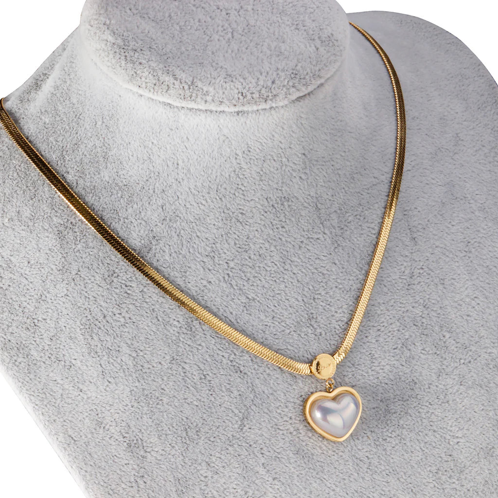 Heart-Shaped Iridescent Pendant Necklace