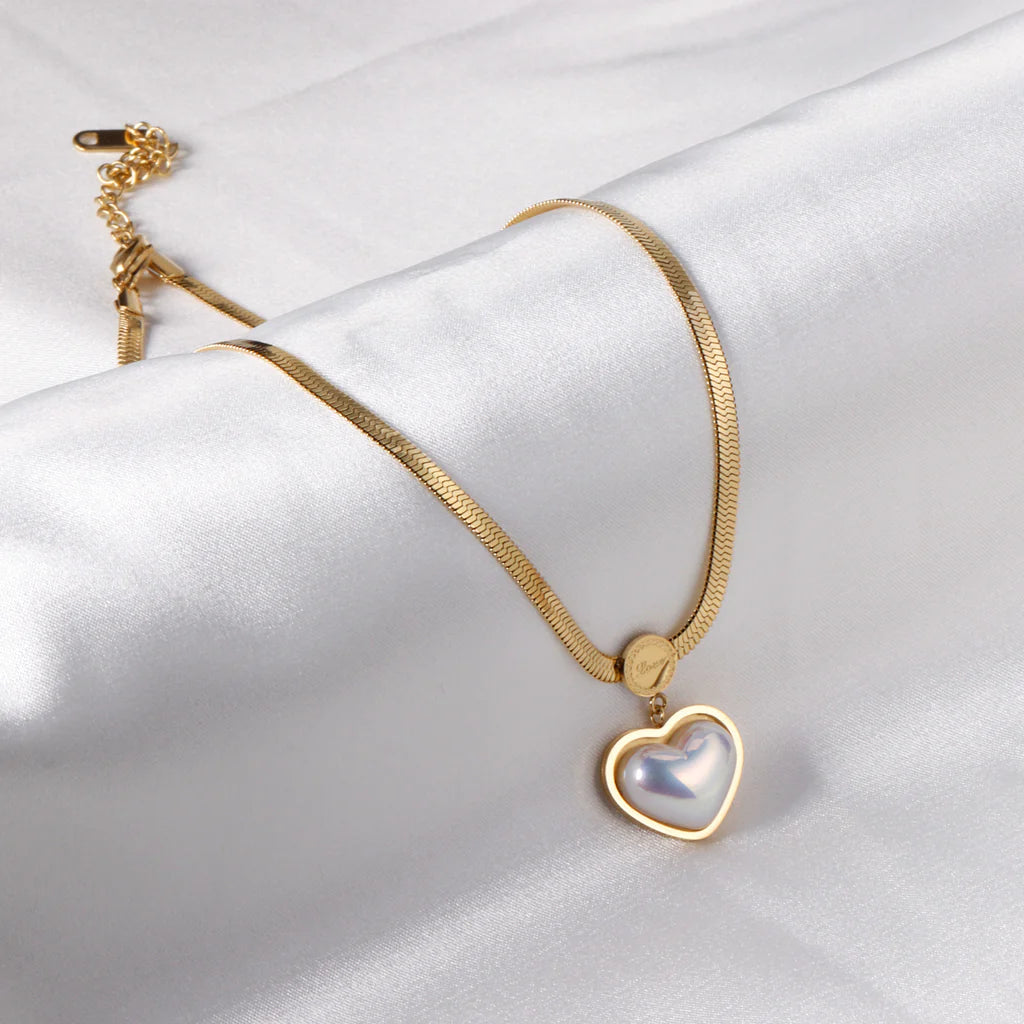 Heart-Shaped Iridescent Pendant Necklace