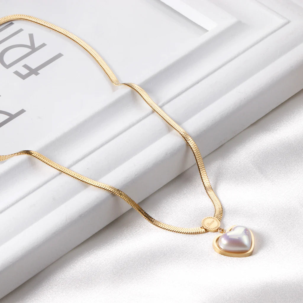 Heart-Shaped Iridescent Pendant Necklace